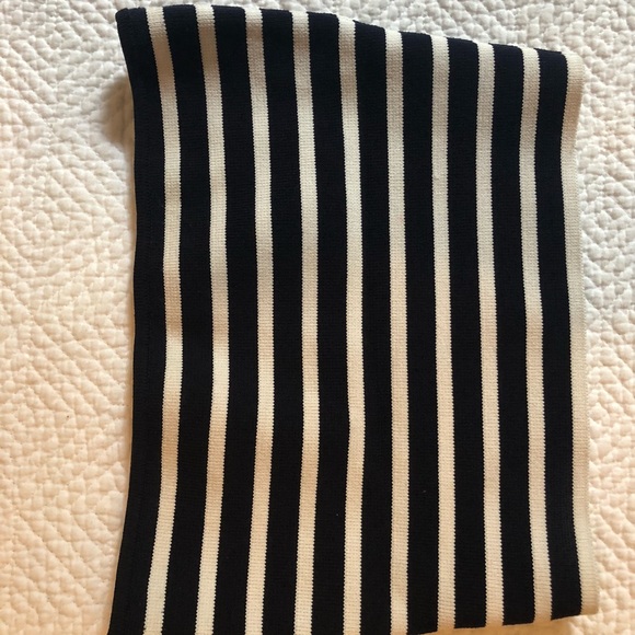 Black and white striped tube top - Picture 2 of 2